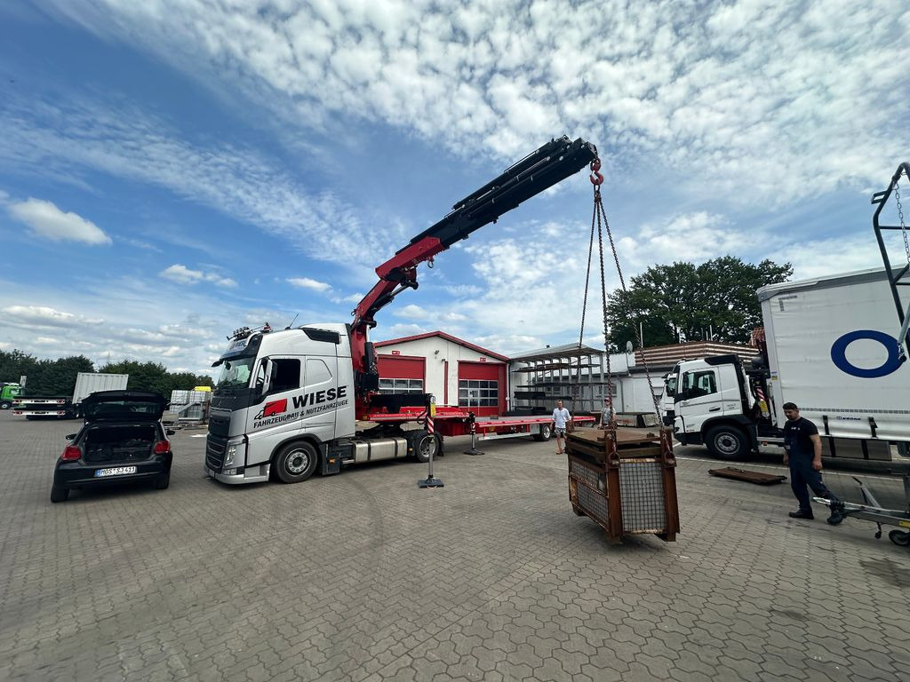 Wiese Stufensattel Tieflader mit Kran Fassi F545 Wiese Stufensattel Tieflader mit Kran Fassi F545 - Dropside/ Flatbed semi-trailer: picture 2 Wiese Stufensattel Tieflader mit Kran Fassi F545 Wiese Stufensattel Tieflader mit Kran Fassi F545 - Dropside/ Flatbed semi-trailer: picture 2