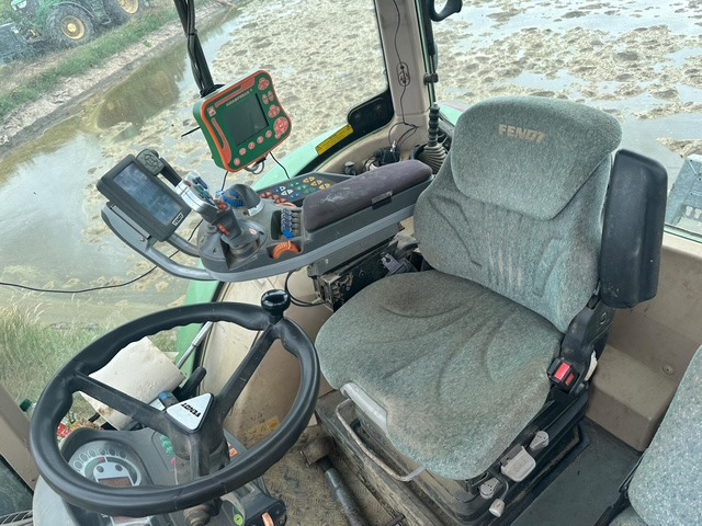 FENDT 724 Plus - Farm tractor: picture 4 FENDT 724 Plus - Farm tractor: picture 4