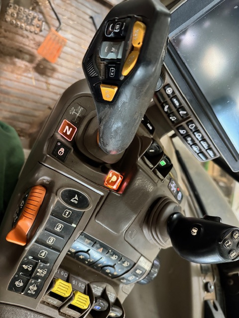 JOHN DEERE 6250R - Farm tractor: picture 4 JOHN DEERE 6250R - Farm tractor: picture 4