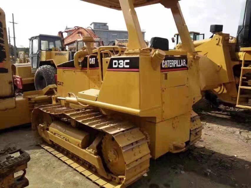 CATERPILLAR D3C - Bulldozer: picture 1 CATERPILLAR D3C - Bulldozer: picture 1