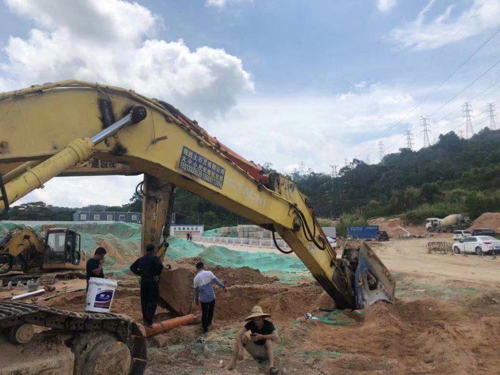 HITACHI ZX490 - Crawler excavator: picture 4 HITACHI ZX490 - Crawler excavator: picture 4
