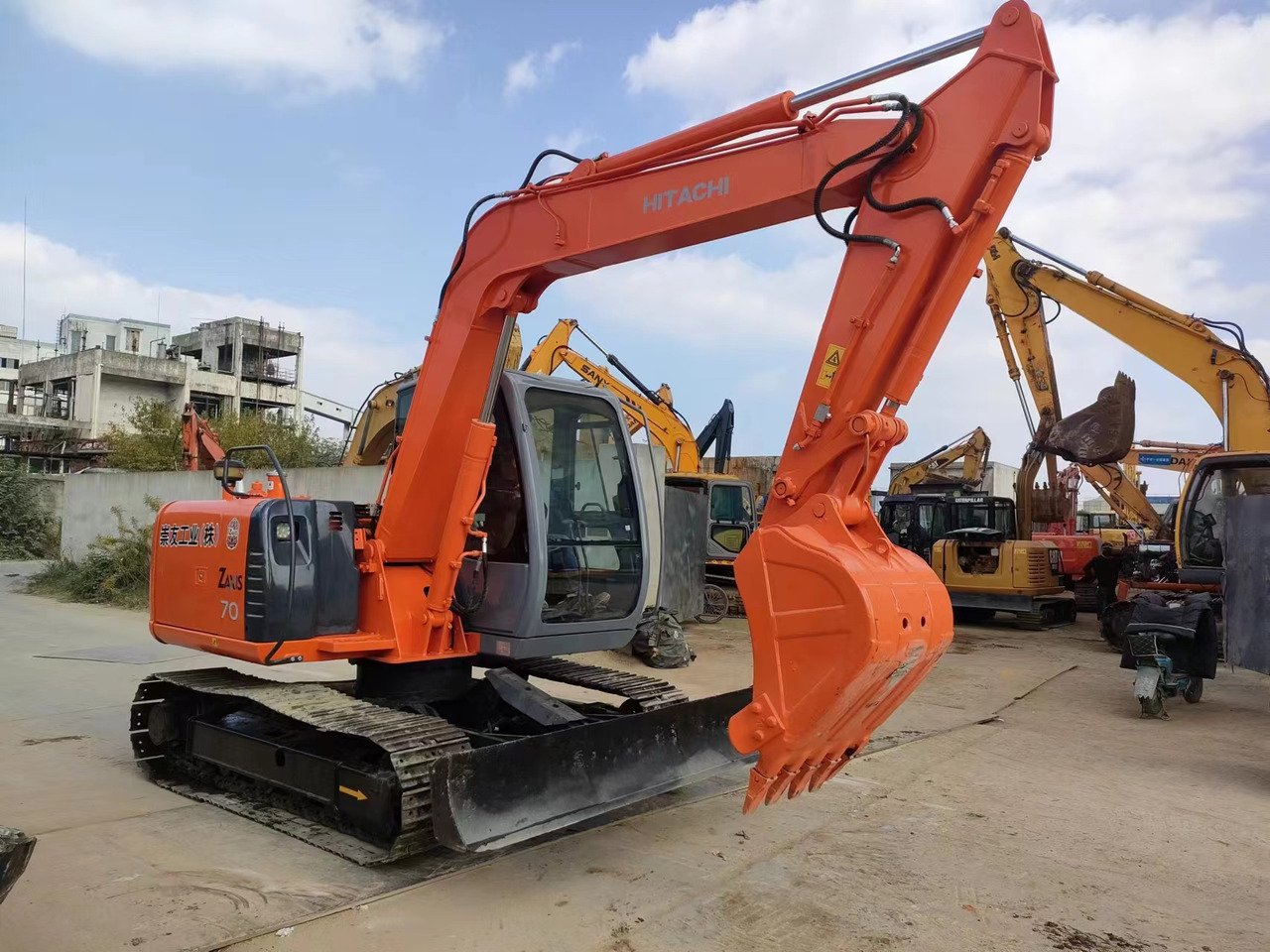 HITACHI ZX70 - Crawler excavator: picture 1 HITACHI ZX70 - Crawler excavator: picture 1