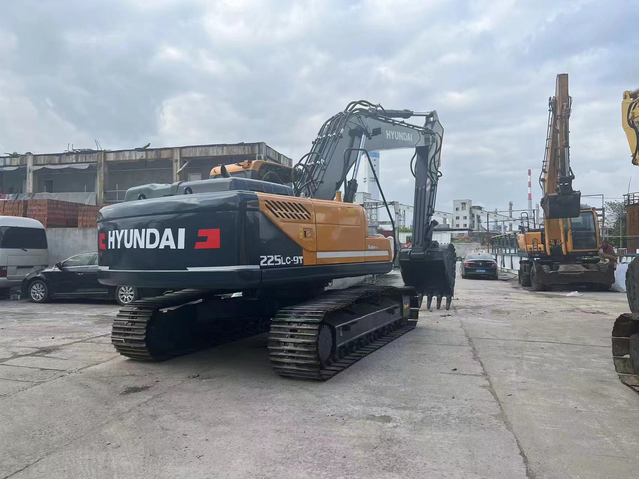 Hyundai R225LC-9T - Crawler excavator: picture 3 Hyundai R225LC-9T - Crawler excavator: picture 3
