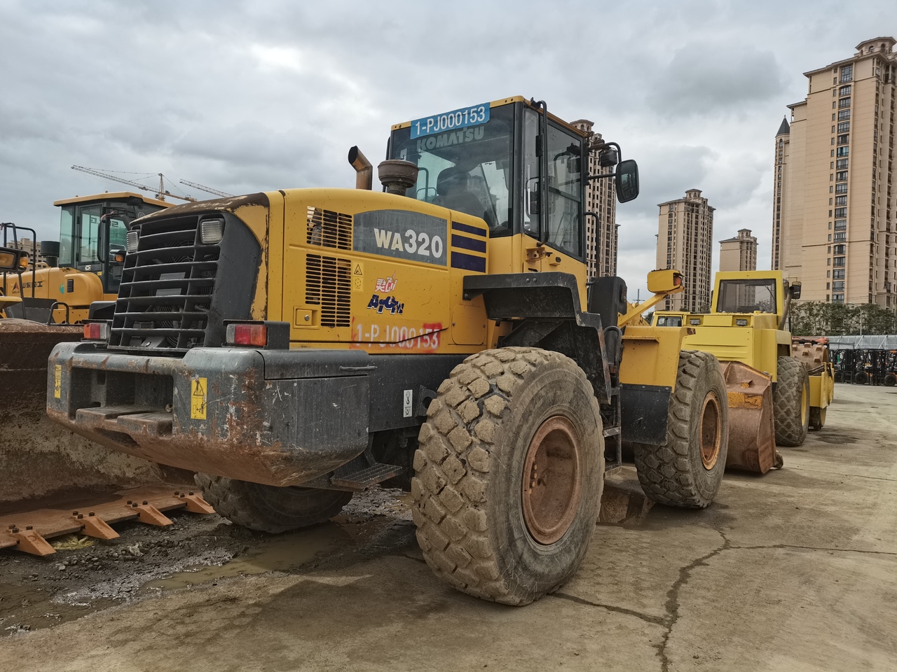 KOMATSU WA320-5 - Wheel loader: picture 3 KOMATSU WA320-5 - Wheel loader: picture 3