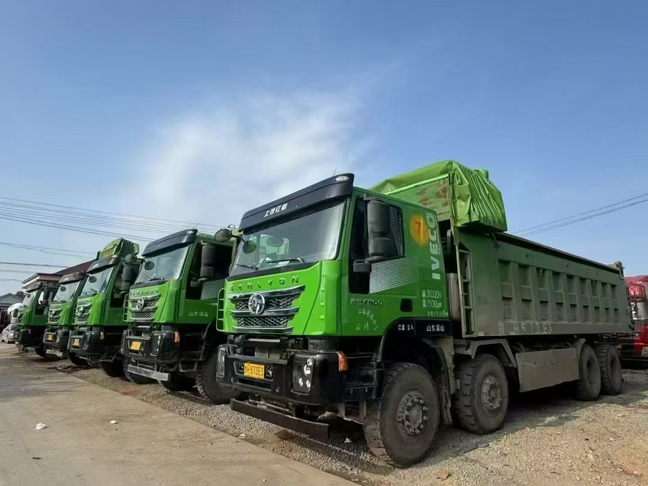Iveco 8x4 dumptruck - Truck: picture 1 Iveco 8x4 dumptruck - Truck: picture 1