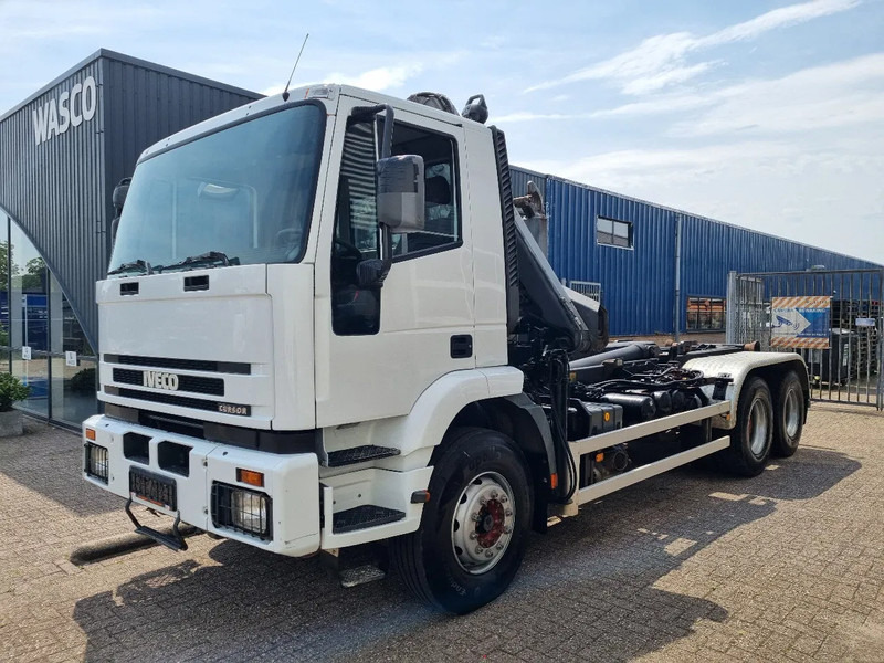 Iveco Eurotrakker 6X4 CURSOR 480 PK 20T HOOKLIFT 10.4 TM HIAB CRANE - Hook lift truck, Crane truck: picture 4 Iveco Eurotrakker 6X4 CURSOR 480 PK 20T HOOKLIFT 10.4 TM HIAB CRANE - Hook lift truck, Crane truck: picture 4