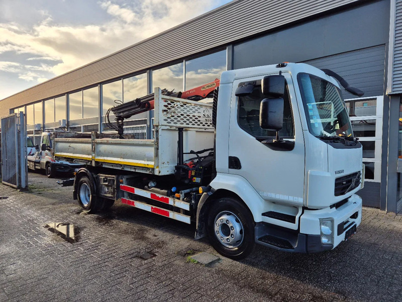 Volvo FL 14.240 Kipper/ Krane Palfinger PK 4501 Remote control/ E5 - Tipper, Crane truck: picture 2 Volvo FL 14.240 Kipper/ Krane Palfinger PK 4501 Remote control/ E5 - Tipper, Crane truck: picture 2