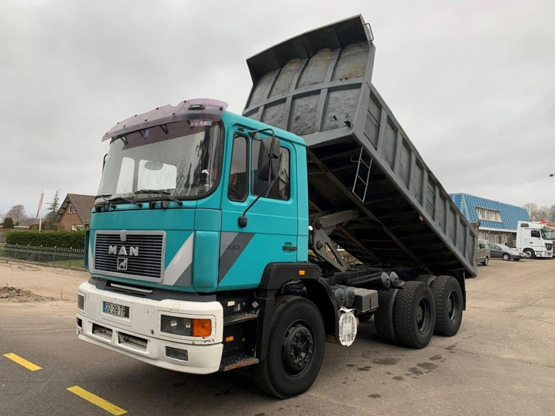 MAN 33.372 6X4 KIPPER MANUAL ZF GEARBOX - Tipper: picture 1 MAN 33.372 6X4 KIPPER MANUAL ZF GEARBOX - Tipper: picture 1