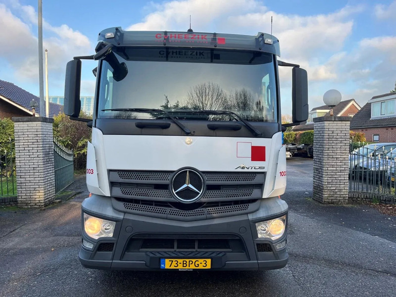 Mercedes-Benz Antos CARRIER FRIGO !! LOW KM !! - Refrigerator truck: picture 2 Mercedes-Benz Antos CARRIER FRIGO !! LOW KM !! - Refrigerator truck: picture 2