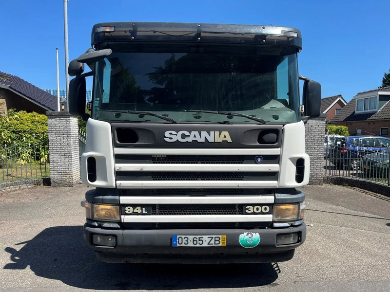 Scania P94-300 94 MANUAL GEARBOX AIRCO RETARDER 10-2004 - Tractor unit: picture 2 Scania P94-300 94 MANUAL GEARBOX AIRCO RETARDER 10-2004 - Tractor unit: picture 2