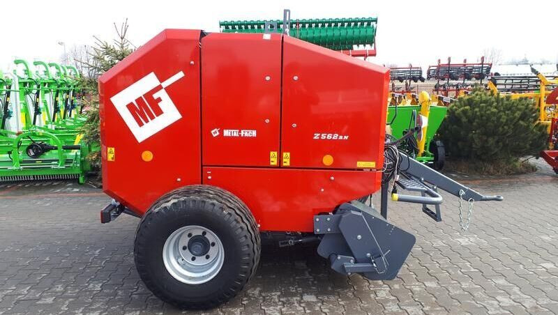 METAL-FACH Prasa Belująca/ πρέσα για σφυρίχτρα/ / Prensa de balas - Bale wrapper: picture 5 METAL-FACH Prasa Belująca/ πρέσα για σφυρίχτρα/ / Prensa de balas - Bale wrapper: picture 5