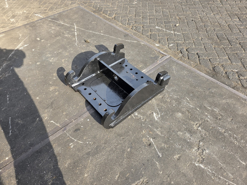 Adaptor plate cw40 caterpillar verachtert hammer crusher plate cw40 caterpillar - Quick coupler: picture 4 Adaptor plate cw40 caterpillar verachtert hammer crusher plate cw40 caterpillar - Quick coupler: picture 4