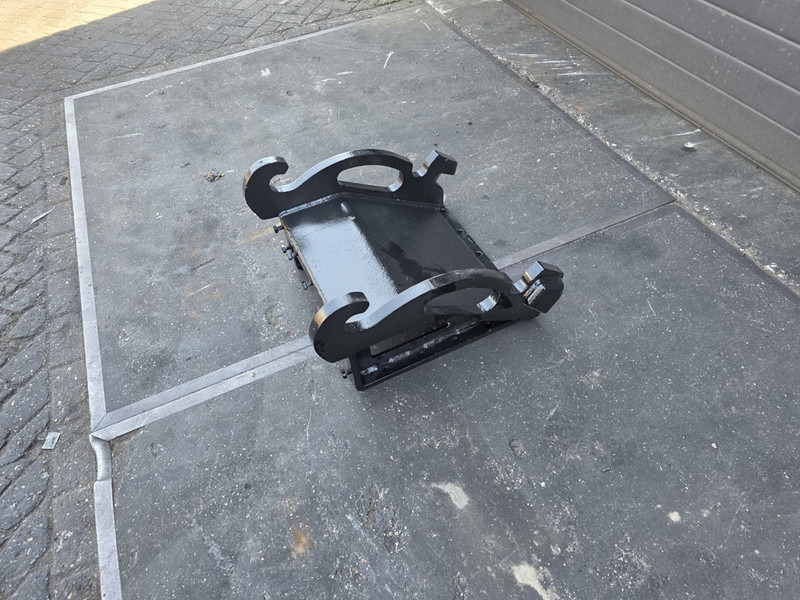 Kopplaat cw 30 cw 40 verachtert kopplaat cw30 cw 40 aanslaplaat - Quick coupler for Construction machinery: picture 2 Kopplaat cw 30 cw 40 verachtert kopplaat cw30 cw 40 aanslaplaat - Quick coupler for Construction machinery: picture 2