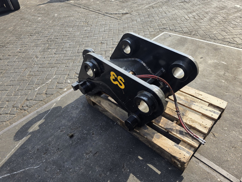 Snelwissel cw55s dx490 dx520 coupler doosan dx490 dx520 - Quick coupler for Construction machinery: picture 4 Snelwissel cw55s dx490 dx520 coupler doosan dx490 dx520 - Quick coupler for Construction machinery: picture 4