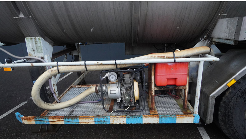 Burg 3 AXLE WATER TANK 29.975LTR - Tank semi-trailer: picture 4 Burg 3 AXLE WATER TANK 29.975LTR - Tank semi-trailer: picture 4