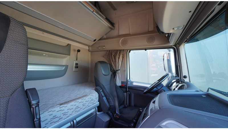 DAF XF460 8X2 HOOKARM SYSTEM TRUCK - Hook lift truck: picture 5 DAF XF460 8X2 HOOKARM SYSTEM TRUCK - Hook lift truck: picture 5