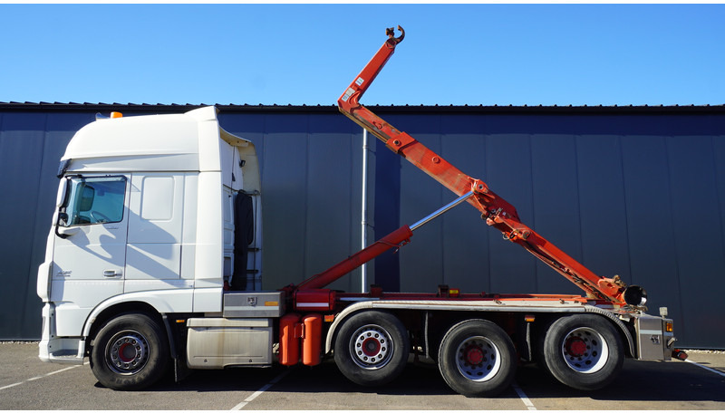 DAF XF460 8X2 HOOKARM SYSTEM TRUCK - Hook lift truck: picture 1 DAF XF460 8X2 HOOKARM SYSTEM TRUCK - Hook lift truck: picture 1