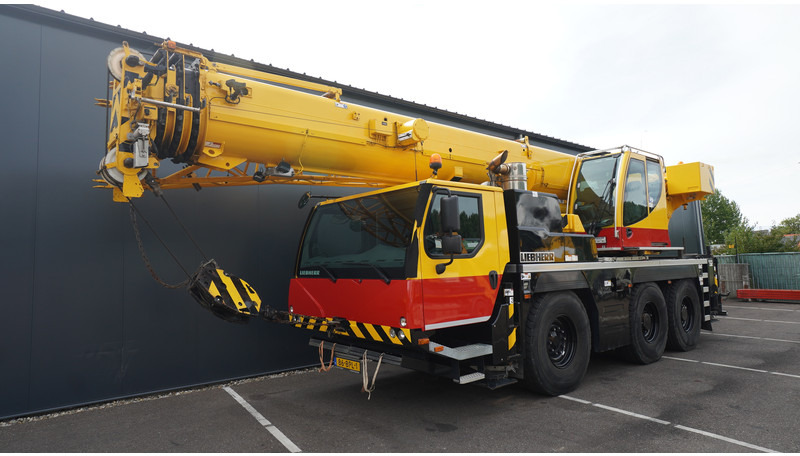 Liebherr LTM 1050-3.1 6X4X6 WITH JIB VARIOBASE - Crane truck: picture 4 Liebherr LTM 1050-3.1 6X4X6 WITH JIB VARIOBASE - Crane truck: picture 4