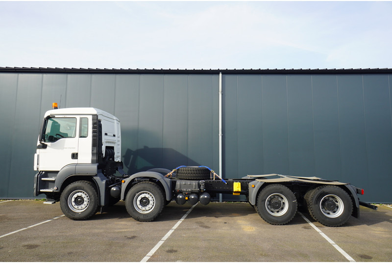 MAN TGS41.400 8X4 BB-WW NEW UNUSED CHASSIS EURO3 - Cab chassis truck: picture 1 MAN TGS41.400 8X4 BB-WW NEW UNUSED CHASSIS EURO3 - Cab chassis truck: picture 1