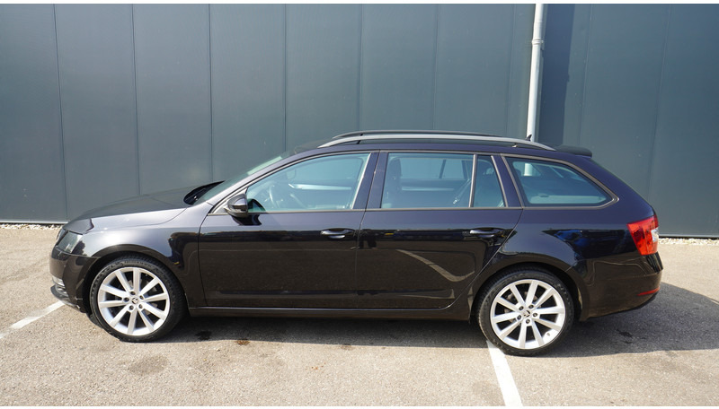 Škoda Octavia COMBI 1.6TDI DSG 85KW GREENTECH AMBITION BUSINESS - Minibus, Passenger van: picture 1 Škoda Octavia COMBI 1.6TDI DSG 85KW GREENTECH AMBITION BUSINESS - Minibus, Passenger van: picture 1