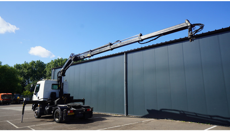 DAF LF 220 WITH HIAB XS111 HI DUO CRANE 238.000KM - Tractor unit: picture 3 DAF LF 220 WITH HIAB XS111 HI DUO CRANE 238.000KM - Tractor unit: picture 3