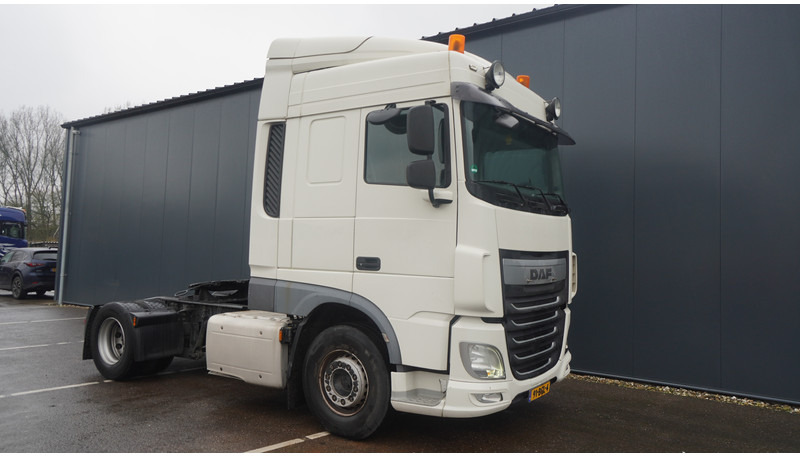 DAF XF 440 SPACECAB EURO 6 - Tractor unit: picture 4 DAF XF 440 SPACECAB EURO 6 - Tractor unit: picture 4