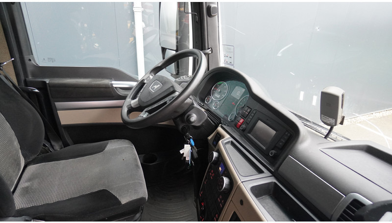 MAN TGX 18.500 XXL MEGA 701.000KM - Tractor unit: picture 5 MAN TGX 18.500 XXL MEGA 701.000KM - Tractor unit: picture 5