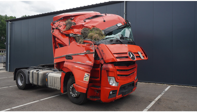 Mercedes-Benz ACTROS 1942 DAMAGED VEHICLE - Tractor unit: picture 2 Mercedes-Benz ACTROS 1942 DAMAGED VEHICLE - Tractor unit: picture 2