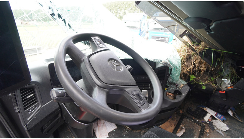 Mercedes-Benz ACTROS 1942 DAMAGED VEHICLE - Tractor unit: picture 5 Mercedes-Benz ACTROS 1942 DAMAGED VEHICLE - Tractor unit: picture 5