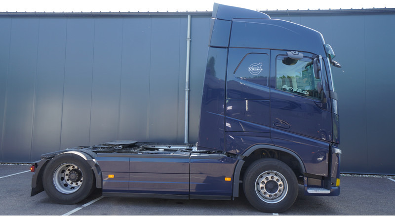 Volvo FH460 EURO 6 GLOBETROTTER 833.000KM - Tractor unit: picture 2 Volvo FH460 EURO 6 GLOBETROTTER 833.000KM - Tractor unit: picture 2