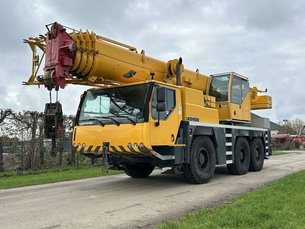 Liebherr LTM 1055-3.1  - All terrain crane: picture 4 Liebherr LTM 1055-3.1  - All terrain crane: picture 4