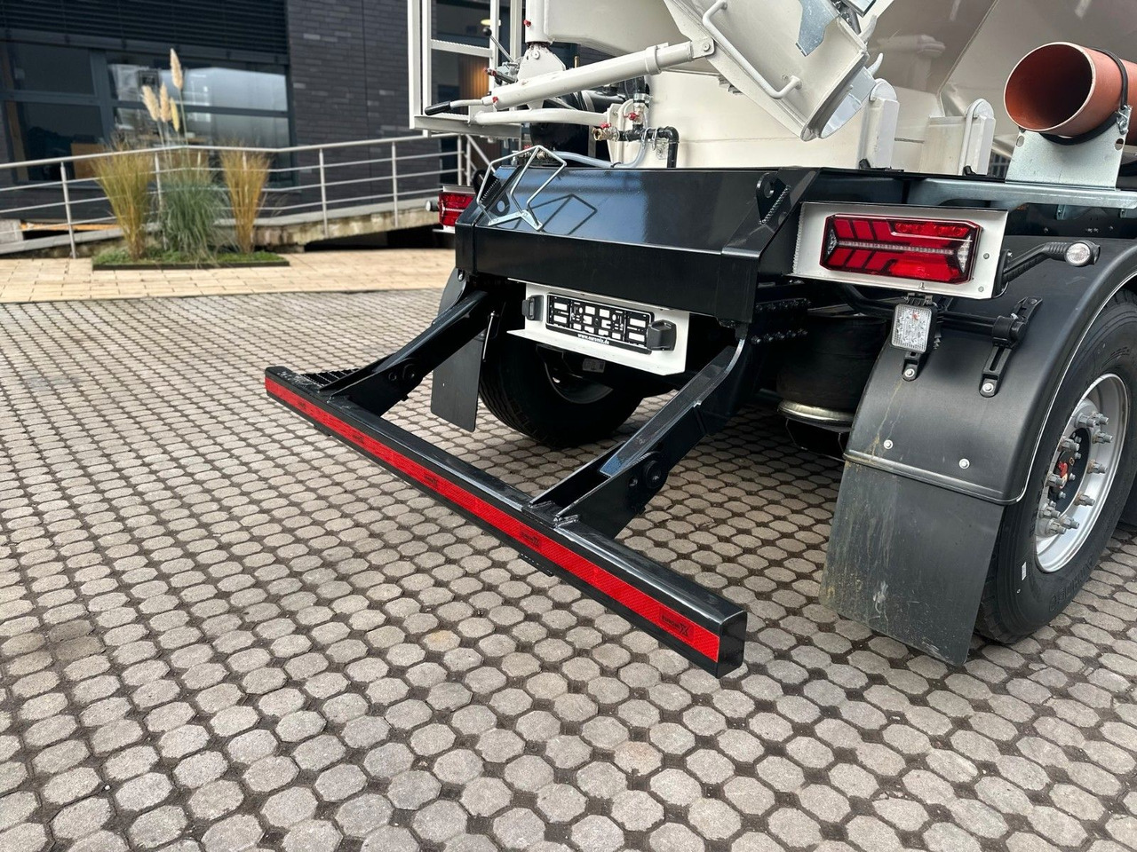 Leasing of  EUROMIX MTP - 12m³ Betonmischer-Auflieger EUROMIX MTP - 12m³ Betonmischer-Auflieger: picture 15