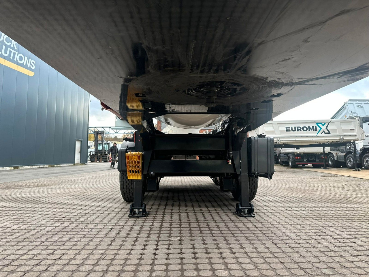 Leasing of  EUROMIX MTP - 12m³ Betonmischer-Auflieger EUROMIX MTP - 12m³ Betonmischer-Auflieger: picture 11