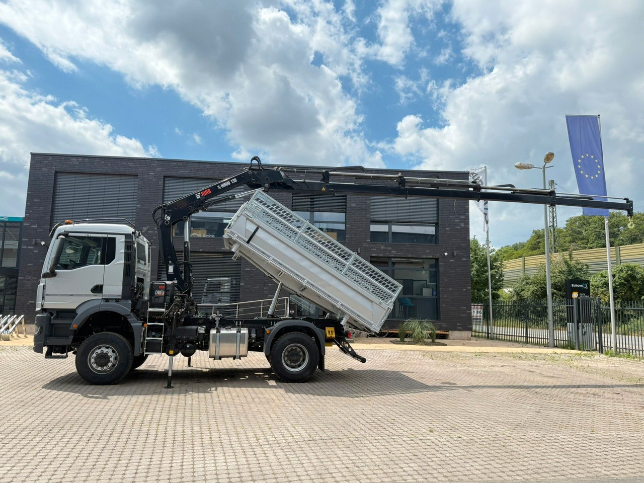 MAN TGS 18.400 TG3 4x4 Euro6e Hiab X-HiDuo 138DS-4 - Tipper, Crane truck: picture 3 MAN TGS 18.400 TG3 4x4 Euro6e Hiab X-HiDuo 138DS-4 - Tipper, Crane truck: picture 3