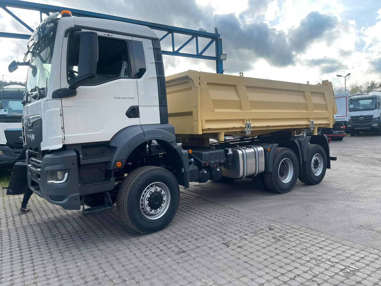 MAN TGS 28.440 6x4-4 / 3-Seiten- Kipper EuromixMTP MAN TGS 28.440 6x4-4 / 3-Seiten- Kipper EuromixMTP - Tipper: picture 1 MAN TGS 28.440 6x4-4 / 3-Seiten- Kipper EuromixMTP MAN TGS 28.440 6x4-4 / 3-Seiten- Kipper EuromixMTP - Tipper: picture 1