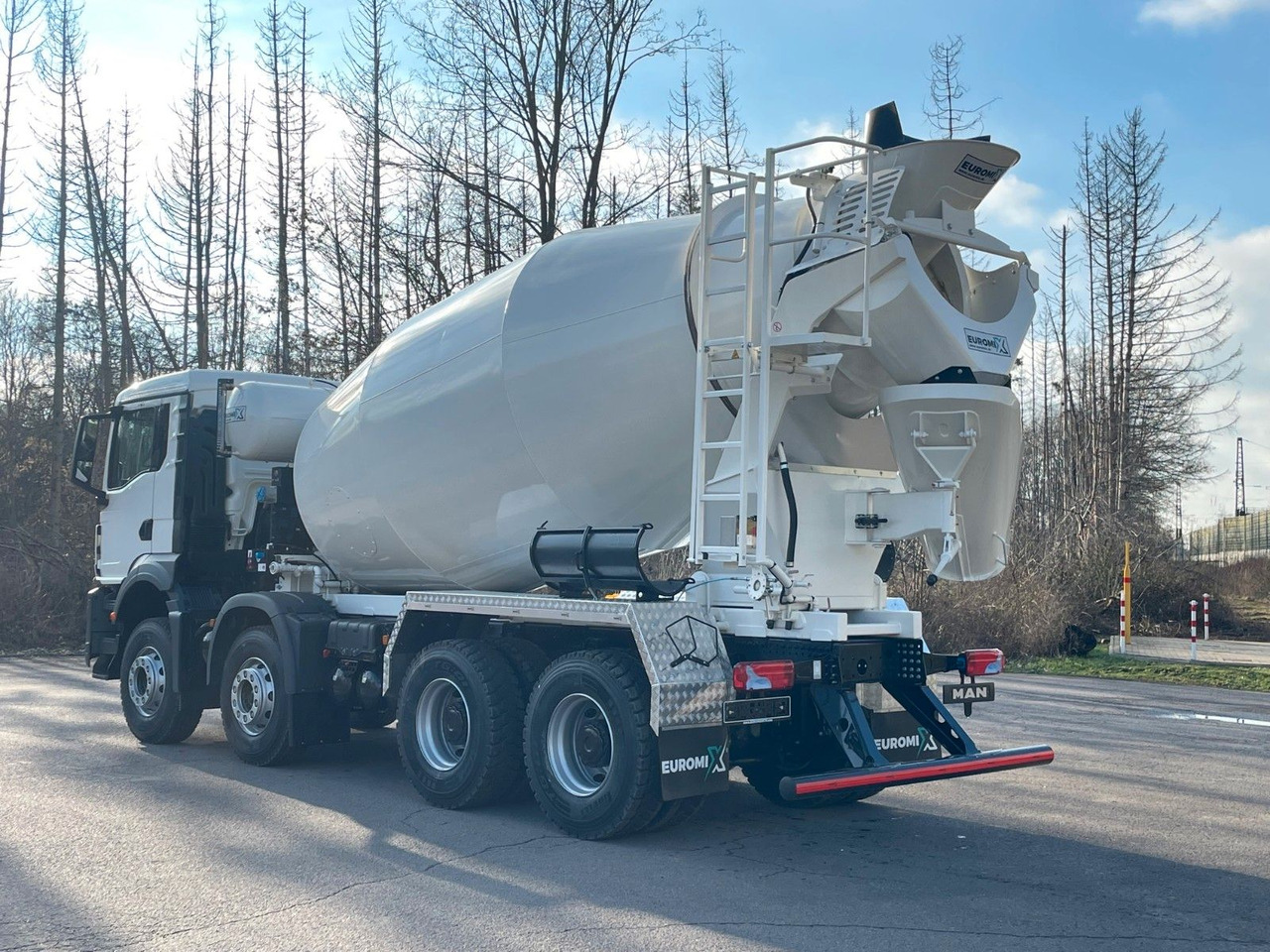 MAN TGS 41.400 8x4 / EuromixMTP EM 12m³ R / EURO 2 - Concrete mixer truck: picture 5 MAN TGS 41.400 8x4 / EuromixMTP EM 12m³ R / EURO 2 - Concrete mixer truck: picture 5