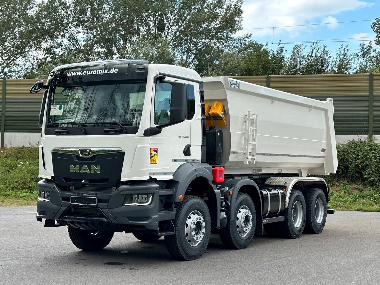 MAN TGS 41.440 8x4 EuromixMTP Mulden-Kipper - Tipper: picture 2 MAN TGS 41.440 8x4 EuromixMTP Mulden-Kipper - Tipper: picture 2