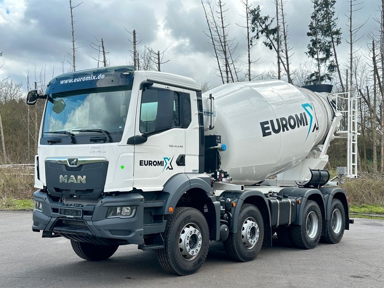 MAN TGS 41.440 8x4 WECHSELSYSTEM KIPPER+MISCHER MAN TGS 41.440 8x4 WECHSELSYSTEM KIPPER+MISCHER - Tipper: picture 3 MAN TGS 41.440 8x4 WECHSELSYSTEM KIPPER+MISCHER MAN TGS 41.440 8x4 WECHSELSYSTEM KIPPER+MISCHER - Tipper: picture 3
