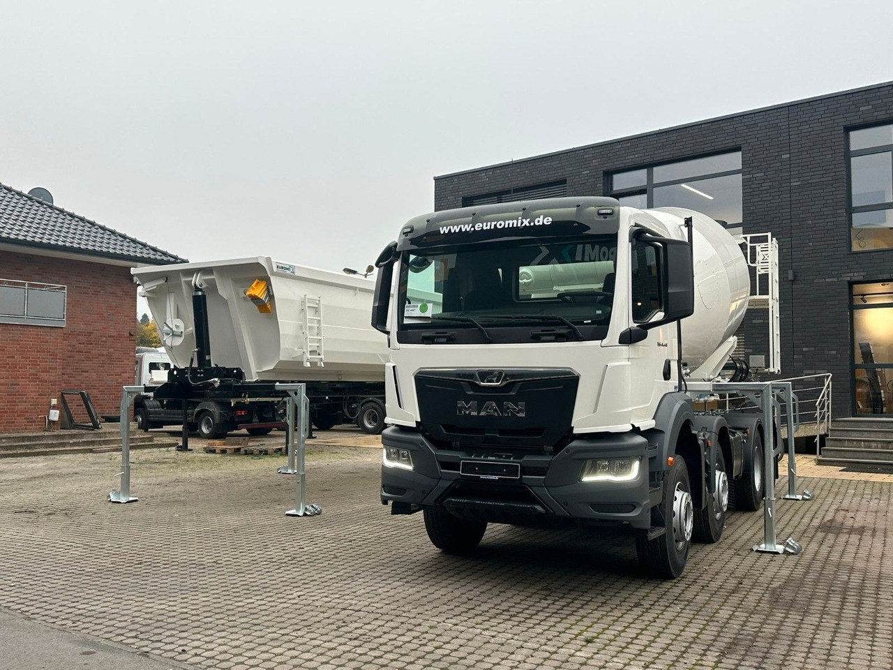 MAN TGS 41.480 8x4 WECHSELSYSTEM KIPPER+MISCHER - Concrete mixer truck: picture 2 MAN TGS 41.480 8x4 WECHSELSYSTEM KIPPER+MISCHER - Concrete mixer truck: picture 2