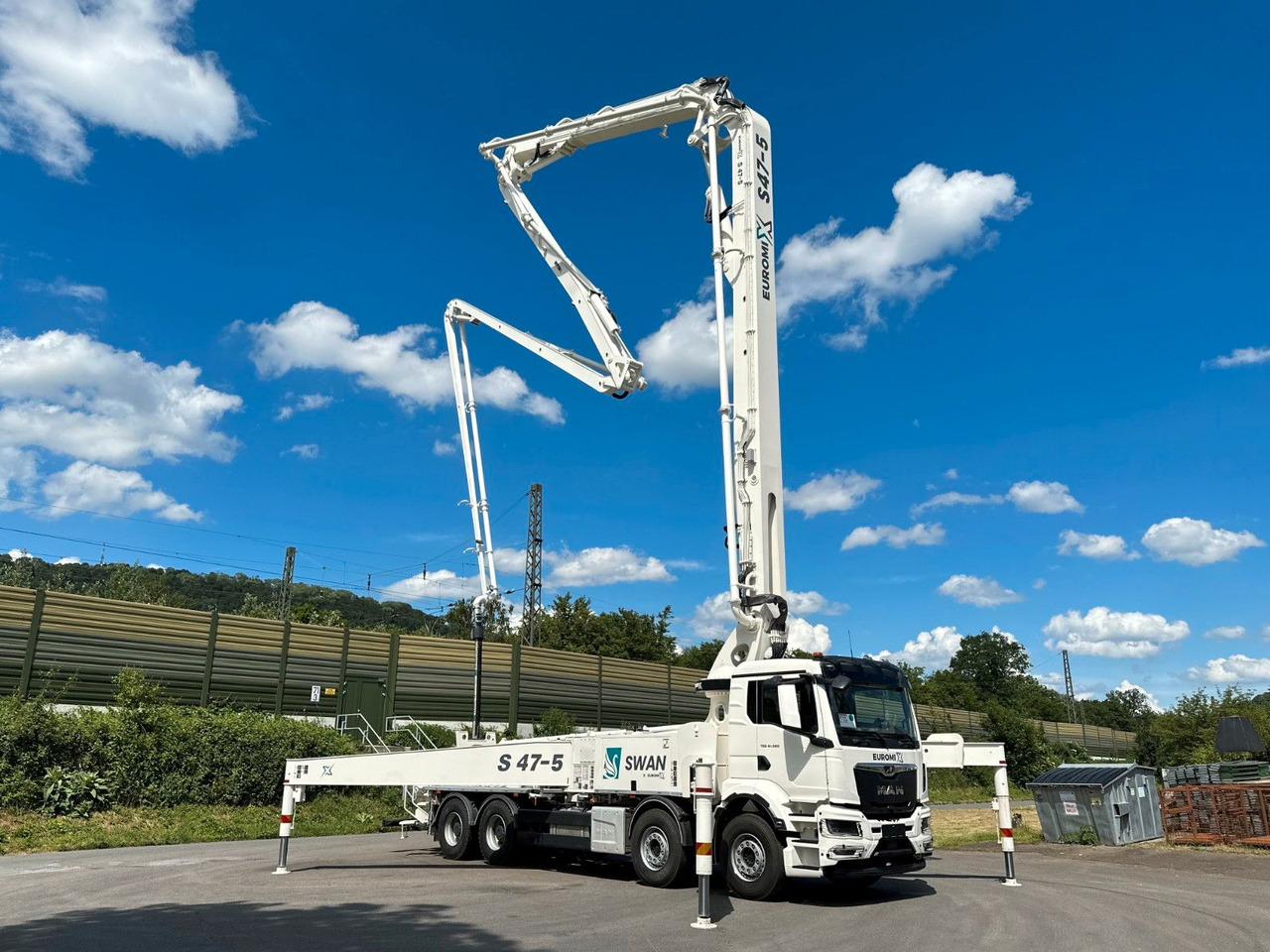 MAN TGS 41.520 8x4 SWAN TSP 47-5 160RZ ( 47m ) - Concrete mixer truck: picture 1 MAN TGS 41.520 8x4 SWAN TSP 47-5 160RZ ( 47m ) - Concrete mixer truck: picture 1