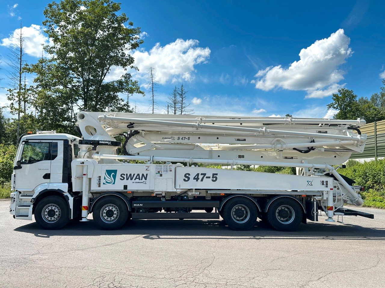 MAN TGS 41.520 8x4 SWAN TSP 47-5 160RZ ( 47m ) - Concrete pump truck: picture 3 MAN TGS 41.520 8x4 SWAN TSP 47-5 160RZ ( 47m ) - Concrete pump truck: picture 3
