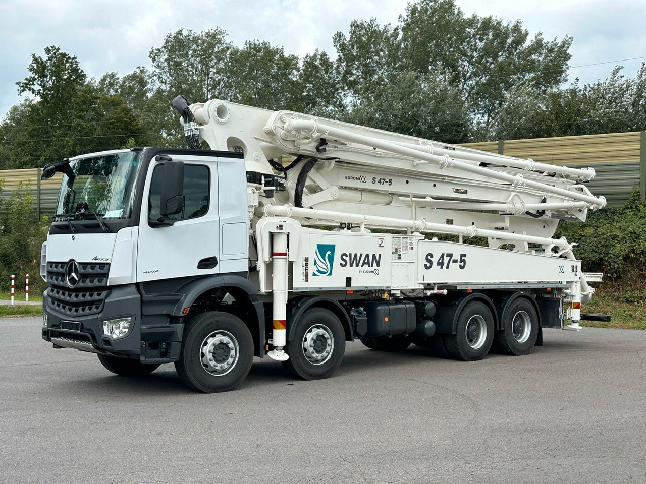 Mercedes-Benz Arocs 5 4142 8x4 SWAN TSP 47-5 160RZ ( 47m ) - Concrete mixer truck: picture 3 Mercedes-Benz Arocs 5 4142 8x4 SWAN TSP 47-5 160RZ ( 47m ) - Concrete mixer truck: picture 3