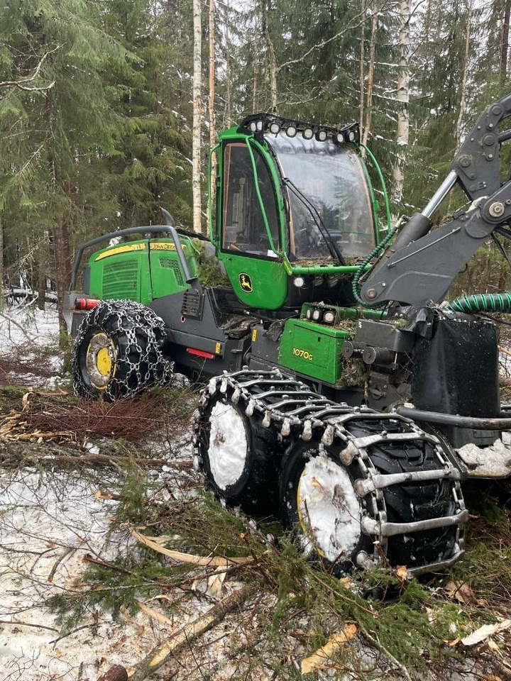 John Deere 1070 G  - Forestry harvester: picture 2 John Deere 1070 G  - Forestry harvester: picture 2