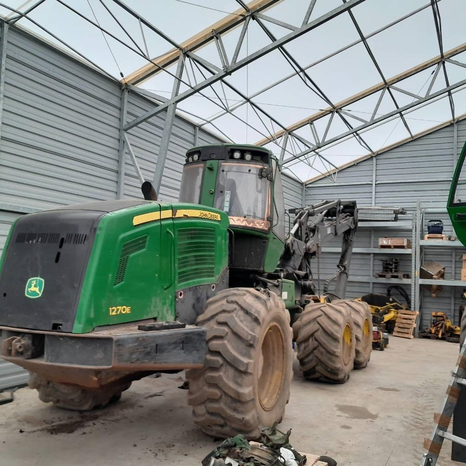 John Deere 1270 E  - Forestry harvester: picture 3 John Deere 1270 E  - Forestry harvester: picture 3