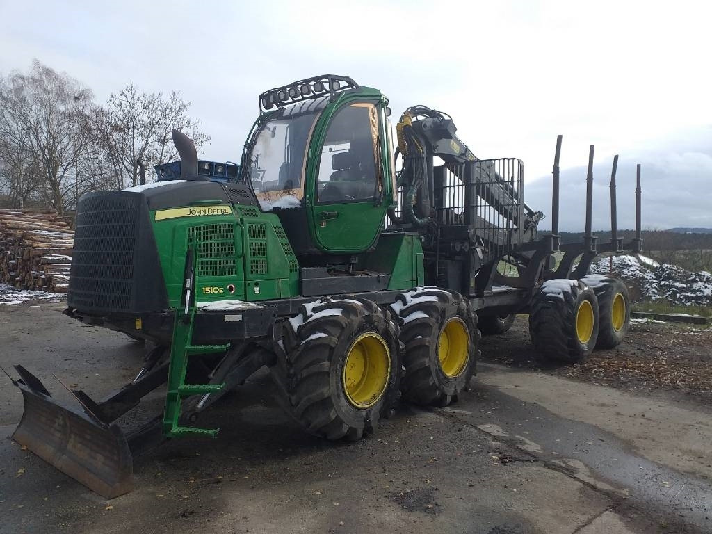 John Deere 1510 E - Forwarder: picture 1 John Deere 1510 E - Forwarder: picture 1