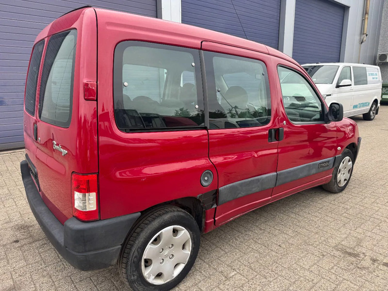 Citroën Berlingo **PETROL-ESSENCE-BENZINE** - Car: picture 4 Citroën Berlingo **PETROL-ESSENCE-BENZINE** - Car: picture 4