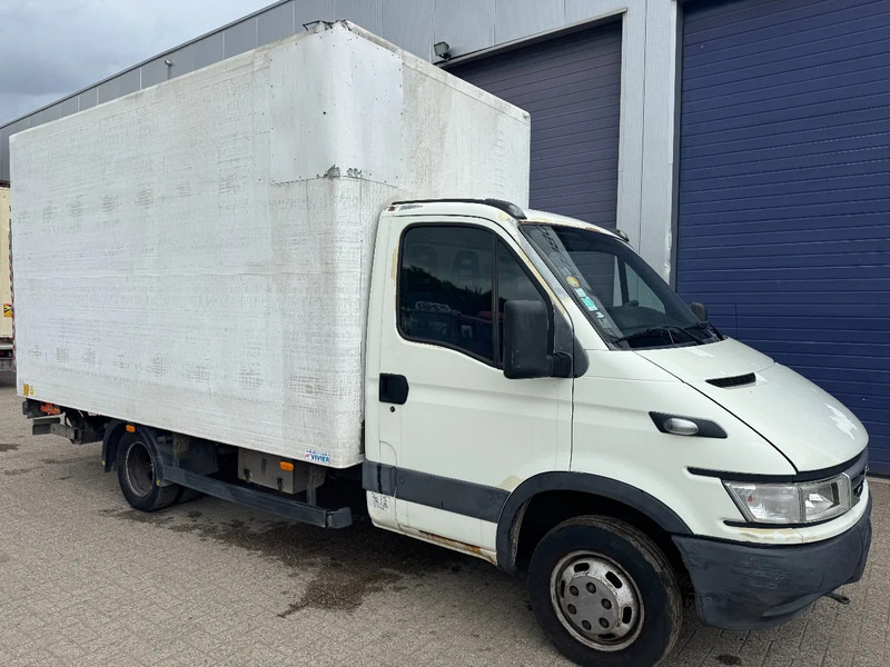 Iveco Daily **35C12-BOX+LIFT** - Box van: picture 3 Iveco Daily **35C12-BOX+LIFT** - Box van: picture 3