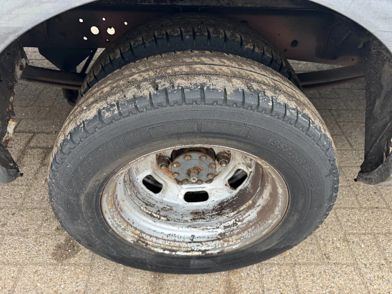 Iveco Daily **40C15-BELGIAN ORIGINE-ENGINE 2.8** - Panel van: picture 4 Iveco Daily **40C15-BELGIAN ORIGINE-ENGINE 2.8** - Panel van: picture 4