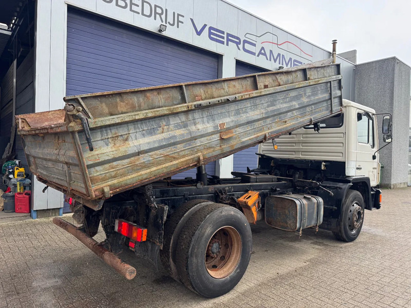 MAN 19.272 **6CYL-FULL STEEL-GERMAN TRUCK** - Tipper: picture 3 MAN 19.272 **6CYL-FULL STEEL-GERMAN TRUCK** - Tipper: picture 3