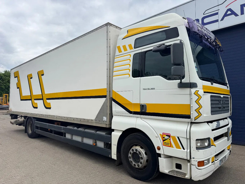 MAN TGA 18.360 **MANUAL GEARBOX-BOITE MANUELLE** - Box truck: picture 3 MAN TGA 18.360 **MANUAL GEARBOX-BOITE MANUELLE** - Box truck: picture 3